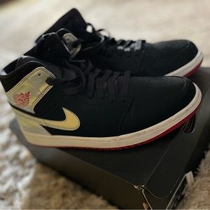 Air Jordan 1 Mid; Men’s size 9.5